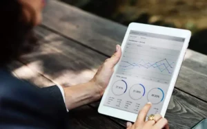 what does a property manager do